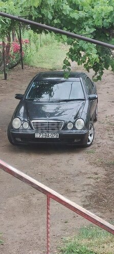 Mercedes E 270 2001, 500,000 km - 2.7 l - Naxçıvan