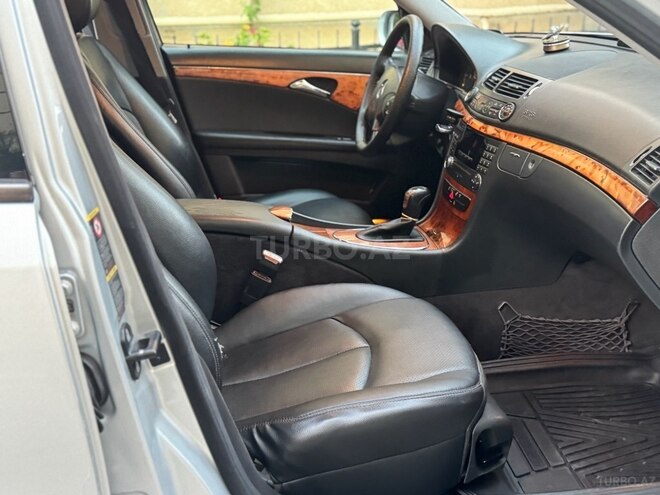 Mercedes E 280-6