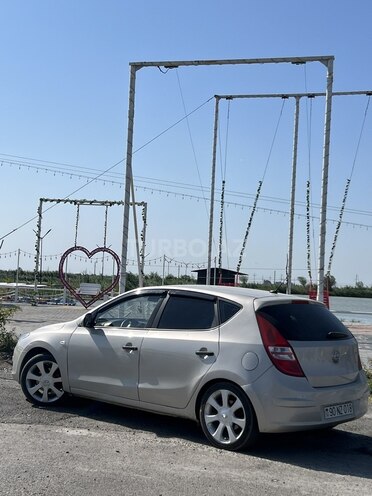 Hyundai i30 2007, 226,000 km - 1.6 л - Şirvan