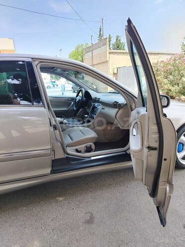 Mercedes C 230 2005, 220,000 km - 2.5 l - Sumqayıt