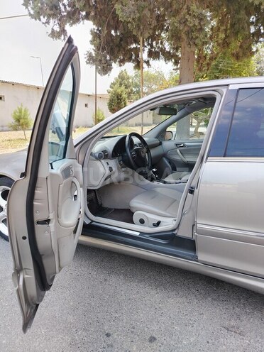 Mercedes C 230 2005, 220,000 km - 2.5 l - Sumqayıt