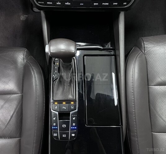 Kia K7-23