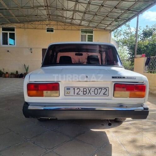 LADA (VAZ) 2107 2006, 200,000 km - 1.6 l - Salyan