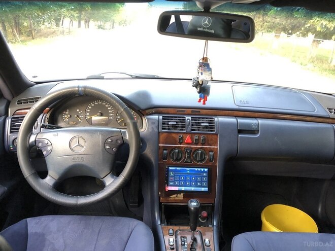 Mercedes E 240 1999, 304,748 km - 2.4 l - Ağcabədi