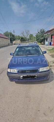 Opel Astra 1995, 465,000 km - 1.6 л - Quba