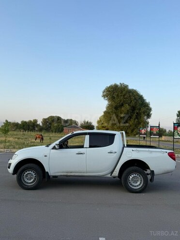 Mitsubishi L200 2015, 360,000 km - 2.5 l - Naxçıvan