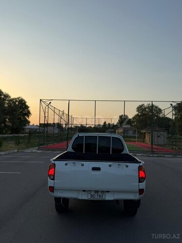 Mitsubishi L200 2015, 360,000 km - 2.5 l - Naxçıvan
