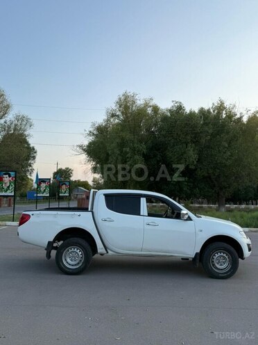 Mitsubishi L200 2015, 360,000 km - 2.5 l - Naxçıvan