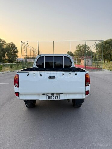 Mitsubishi L200 2015, 360,000 km - 2.5 l - Naxçıvan