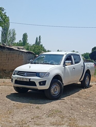 Mitsubishi L200 2015, 360,000 km - 2.5 l - Naxçıvan