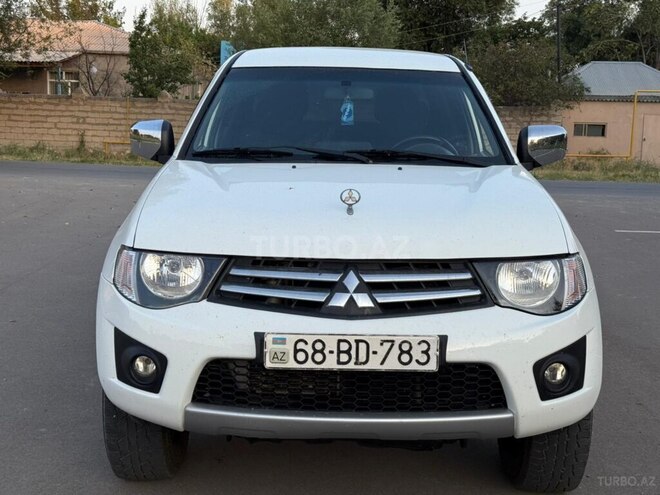 Mitsubishi L200 2015, 360,000 km - 2.5 l - Naxçıvan