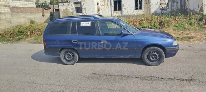 Opel Astra 1995, 465,000 km - 1.6 л - Quba