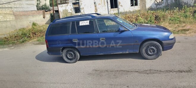Opel Astra 1995, 465,000 km - 1.6 л - Quba