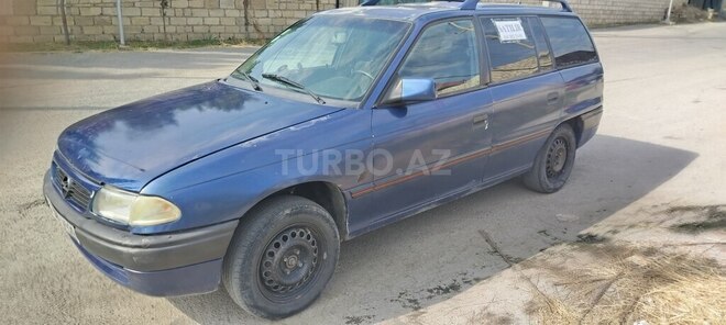 Opel Astra 1995, 465,000 km - 1.6 л - Quba