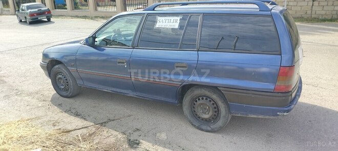 Opel Astra 1995, 465,000 km - 1.6 л - Quba