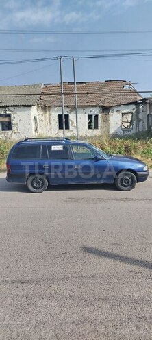 Opel Astra 1995, 465,000 km - 1.6 л - Quba