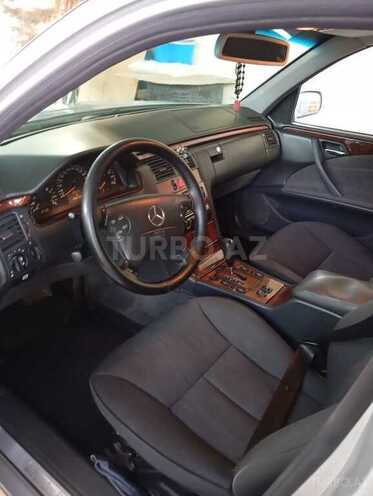 Mercedes E 240 2000, 495,704 km - 2.4 l - Bakı