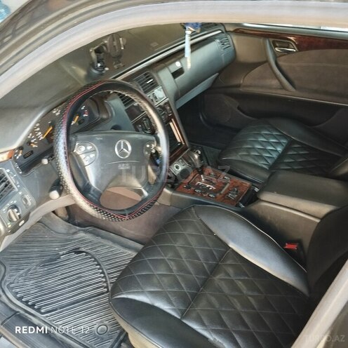 Mercedes E 220 d 2000, 317,000 km - 2.2 l - Naxçıvan