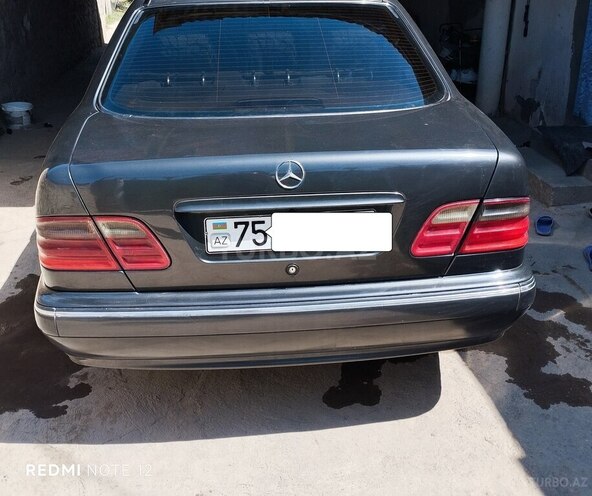 Mercedes E 220 d 2000, 317,000 km - 2.2 l - Naxçıvan
