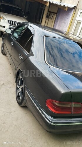 Mercedes E 220 d 2000, 317,000 km - 2.2 l - Naxçıvan