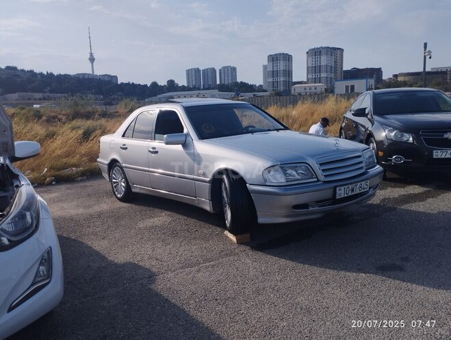Mercedes E 240 1997, 560,000 km - 2.4 l - Ağcabədi