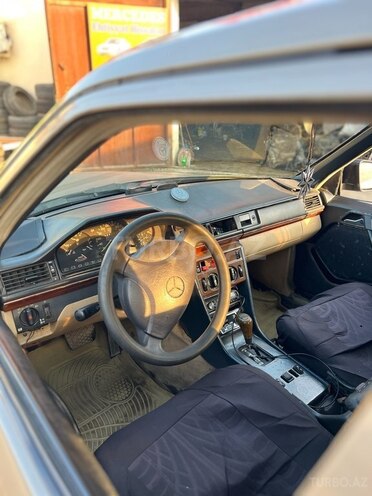 Mercedes E 260 1987, 270,000 km - 2.6 л - Bakı