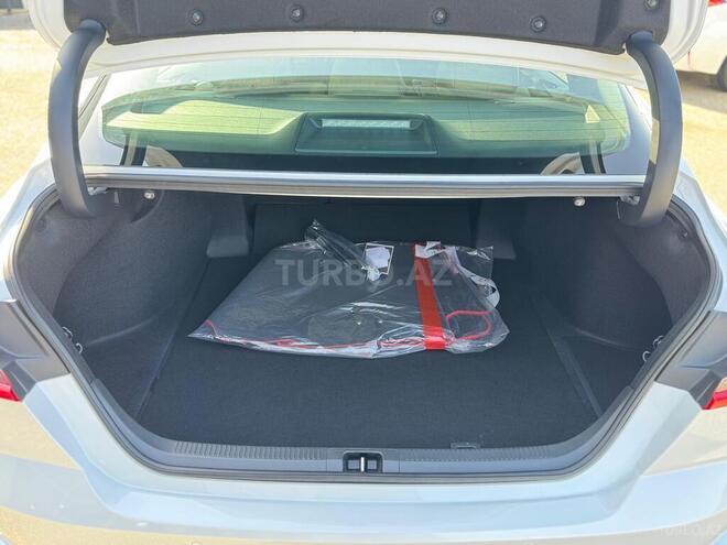 Toyota Camry-16