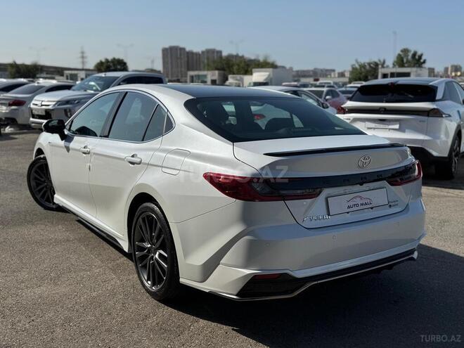 Toyota Camry-5