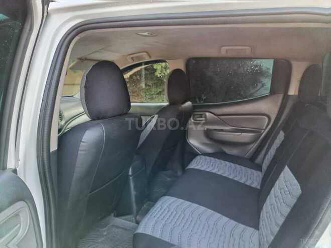 Mitsubishi L200 2016, 275,000 km - 2.4 l - Bakı