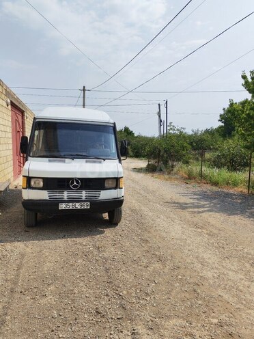Mercedes 208 D 1991, 420,000 km - 2.3 л - Şəmkir