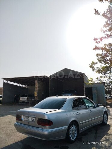 Mercedes E 270 2001, 445,215 km - 2.7 l - Sumqayıt