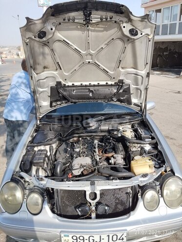 Mercedes E 270 2001, 445,215 km - 2.7 l - Sumqayıt