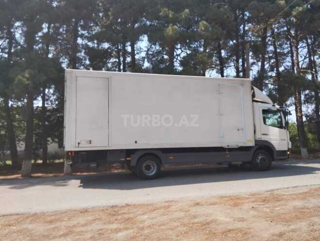 Mercedes Atego 1218 2009, 200,000 km - 4.3 л - Biləsuvar