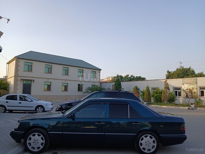 Mercedes E 220 1995, 491,000 km - 2.2 l - Bakı