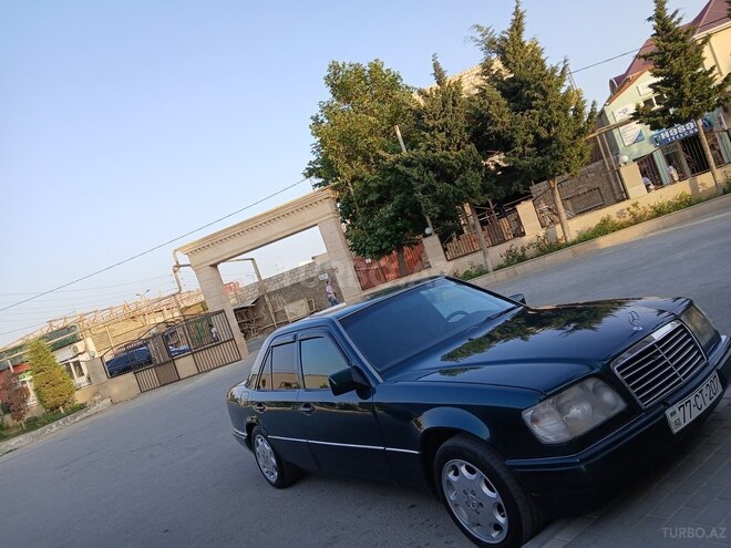 Mercedes E 220 1995, 491,000 km - 2.2 l - Bakı
