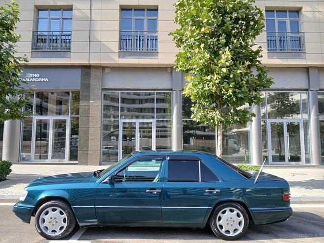 Mercedes E 220 1995, 491,000 km - 2.2 l - Bakı