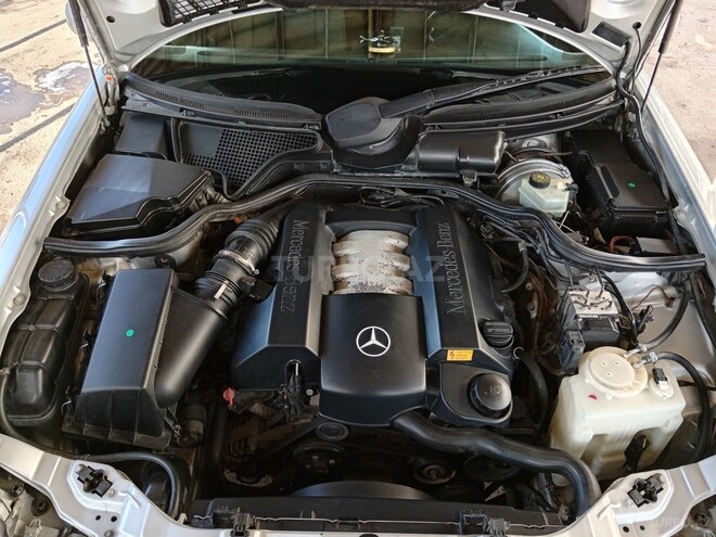 Mercedes E 240 2000, 180,291 km - 2.4 l - Saatlı