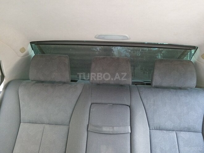 Mercedes E 240 2000, 180,291 km - 2.4 l - Saatlı