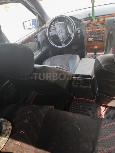 Mercedes E 230 1996, 480,563 km - 2.3 l - Quba