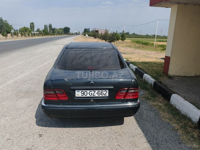 Mercedes E 230 1996, 480,563 km - 2.3 l - Quba