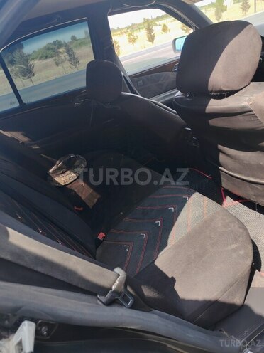 Mercedes E 230 1996, 480,563 km - 2.3 l - Quba
