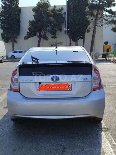 Toyota Prius-10