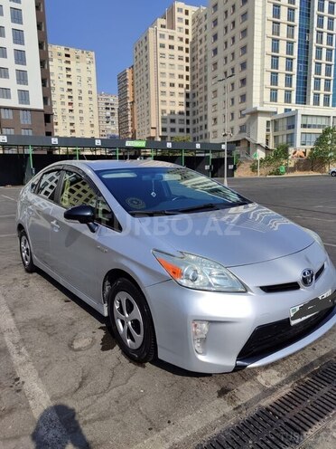 Toyota Prius-11