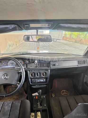 Mercedes 190 1990, 150,000 km - 2.3 l - Hacıqabul
