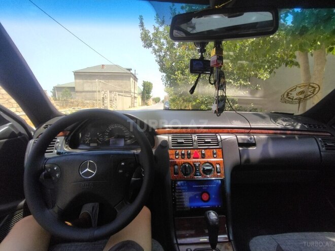 Mercedes E 220 d 2001, 687,000 km - 2.2 l - Bakı