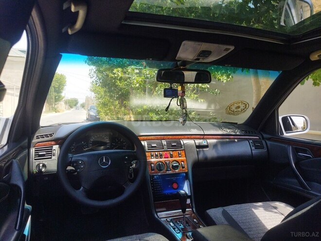Mercedes E 220 d 2001, 687,000 km - 2.2 l - Bakı