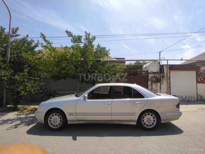 Mercedes E 220 d 2001, 687,000 km - 2.2 l - Bakı