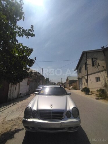 Mercedes E 220 d 2001, 687,000 km - 2.2 l - Bakı