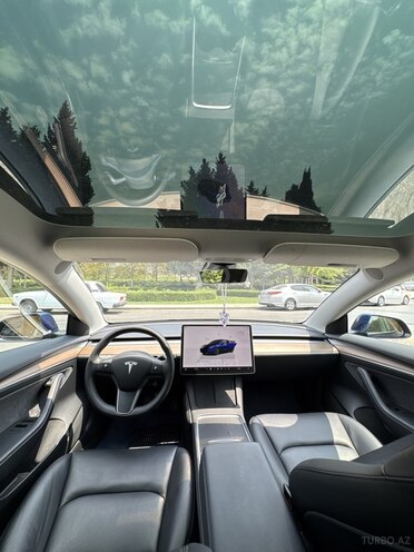 Tesla Model 3-13