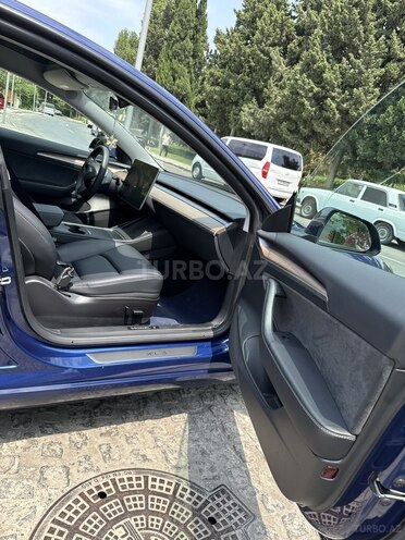 Tesla Model 3-9
